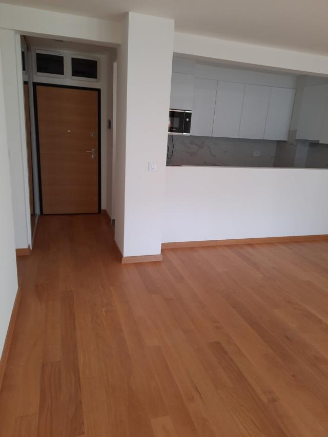 ZEMUN ZEMUNSKE KAPIJE 75m2 , T , 248000e