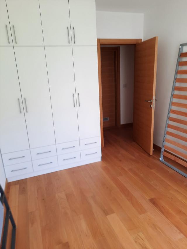 ZEMUN ZEMUNSKE KAPIJE 75m2 , T , 248000e