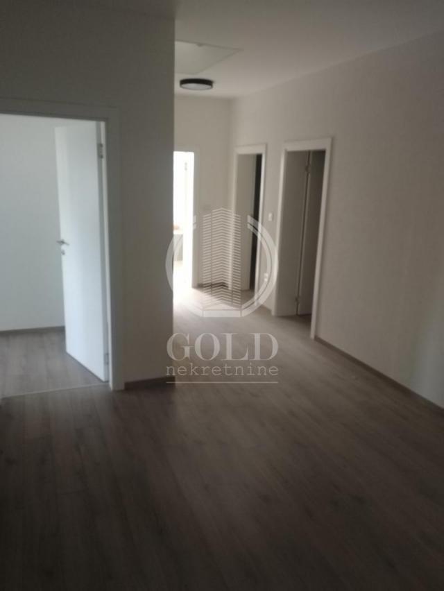 JEDINSTVENA PONUDA! KUĆA U FUNKCIJI POSLOVNOG PROSTORA! 400. 00m2, 4000 eur ID#3497