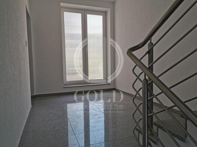 JEDINSTVENA PONUDA! KUĆA U FUNKCIJI POSLOVNOG PROSTORA! 400. 00m2, 4000 eur ID#3497