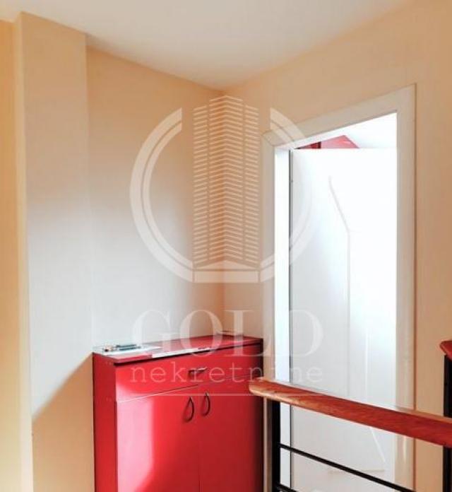 Odličan dupleks na Grbavici. 111m2, 180000 eur ID#3772