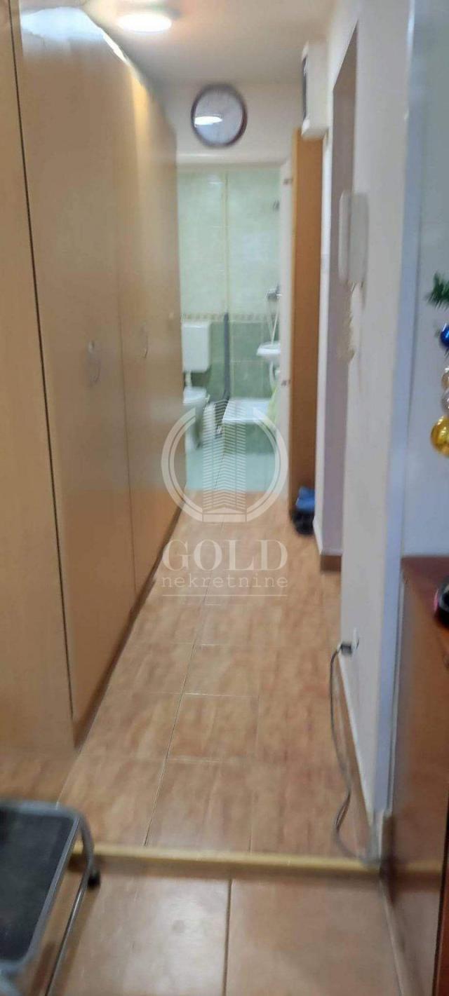 Novi Sad-Bulevar Oslobođenja, Kosančić Ivana, 30. 00m2, 44290 eur ID#3813