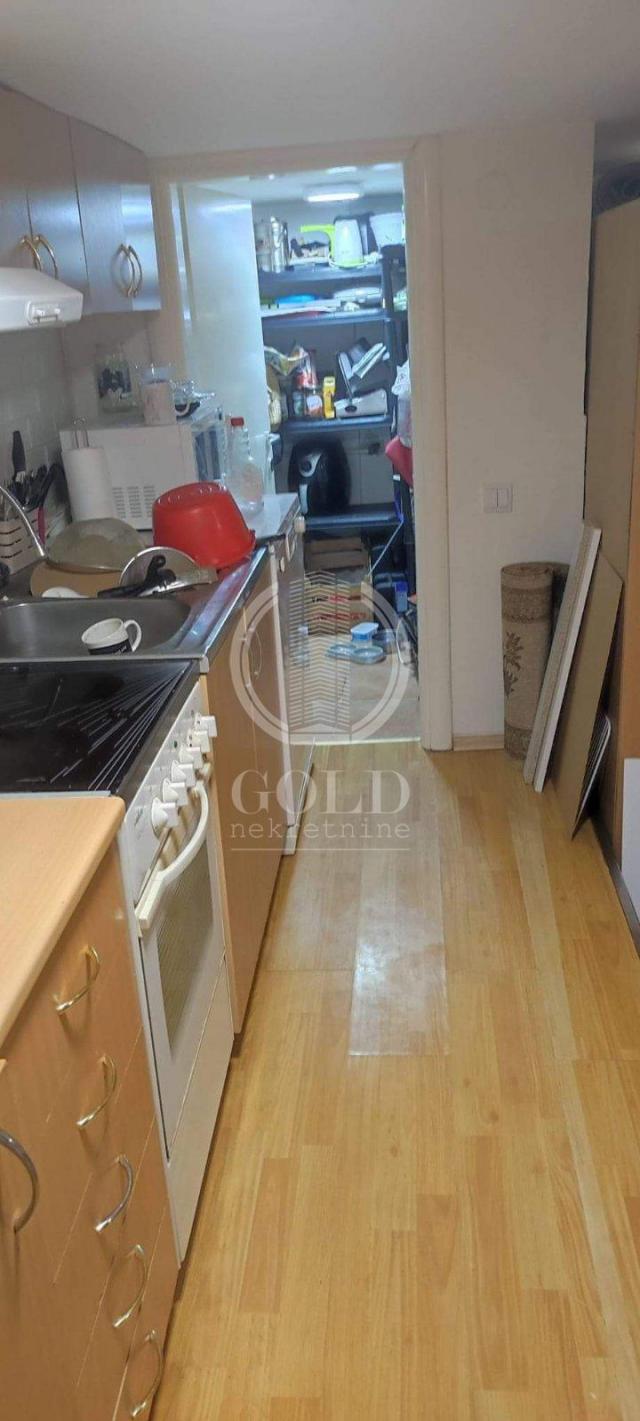 Novi Sad-Bulevar Oslobođenja, Kosančić Ivana, 30. 00m2, 44290 eur ID#3813