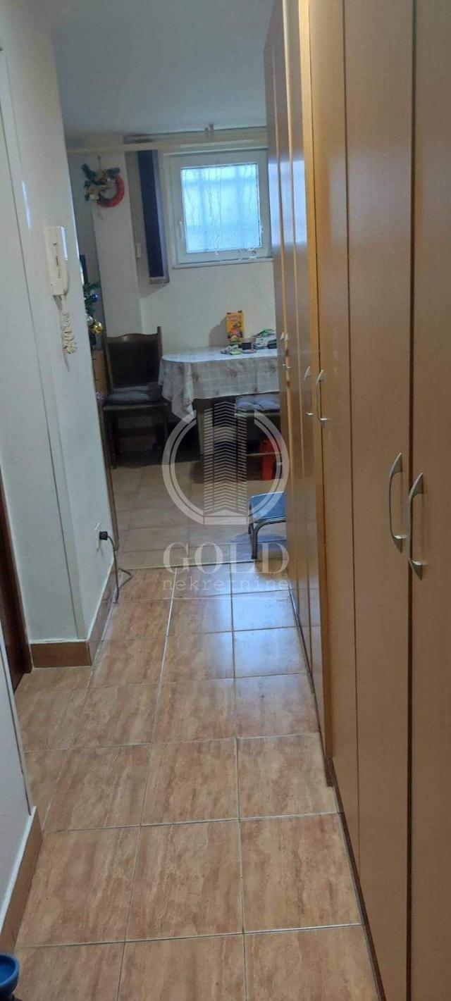 Novi Sad-Bulevar Oslobođenja, Kosančić Ivana, 30. 00m2, 44290 eur ID#3813