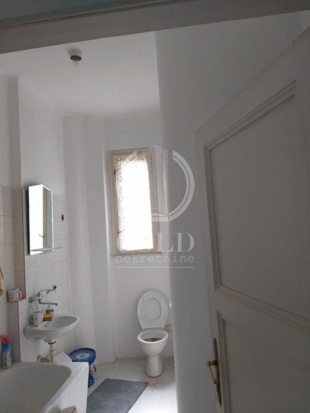 POSLOVNI PROSTOR ODLIČNOG RASPOREDA, 70M2, STARI GRAD. ID#4256