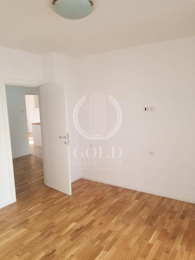 PRODAJA Stan 3. 0: NOVI SAD-Novi Sad-Centar, 65. 00m2, 175100e ID#5153