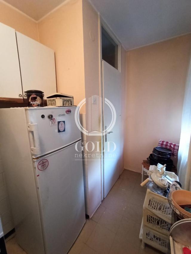 PRODAJA Stan 2. 5: NOVI SAD- Liman III, Balzakova, 52m2, 123600e ID#7241