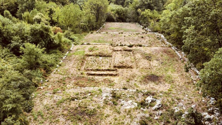 Poljane – Građevinsko zemljište s pogledom na more