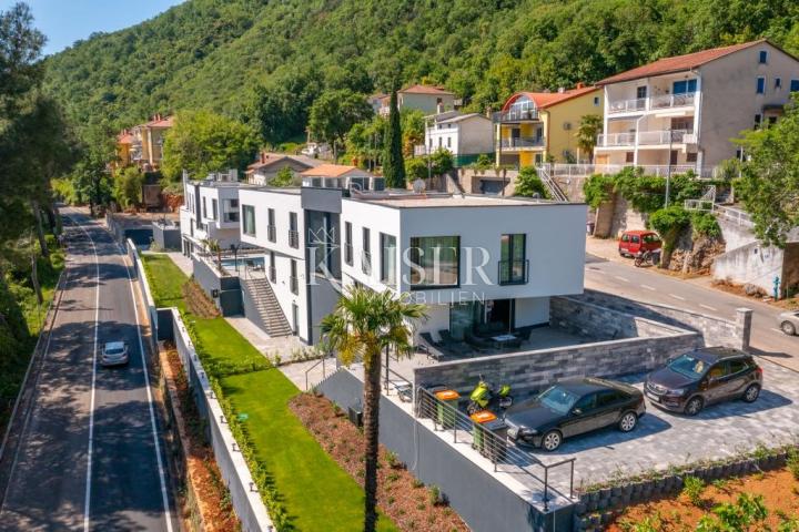 Mošćenička Draga – Dvojna vila s bazenom i wellnessom