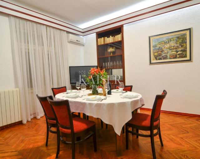 Opatija, Center - Two-story apartment in a villa in the heart of the city, 205 m2