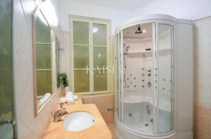 Opatija, Center - Two-story apartment in a villa in the heart of the city, 205 m2