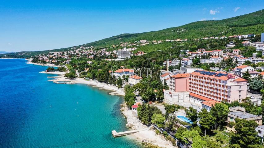 Crikvenica - kuća s panoramskim pogledom i bazenom