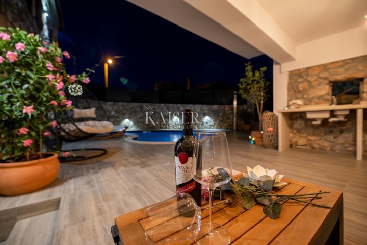 Otok Krk, Risika - luksuzna villa sa bazenom