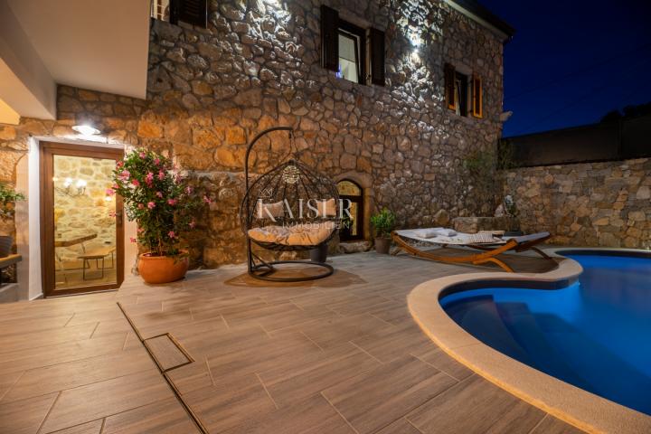 Otok Krk, Risika - luksuzna villa sa bazenom