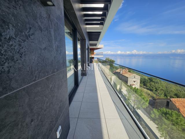 Opatija, okolica - luksuzna villa 340m2 sa bazenom