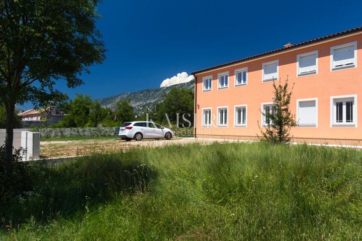 Tribalj - villa s bazenom 