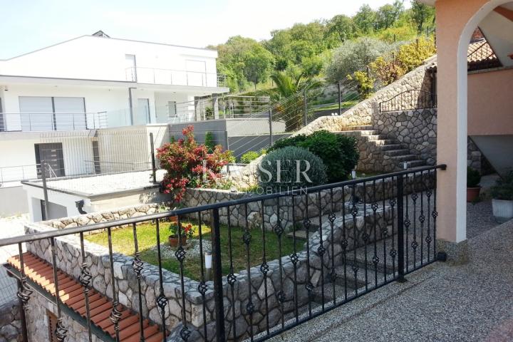 Insel Krk, Njivice - Mehrfamilienhaus mit Meerblick