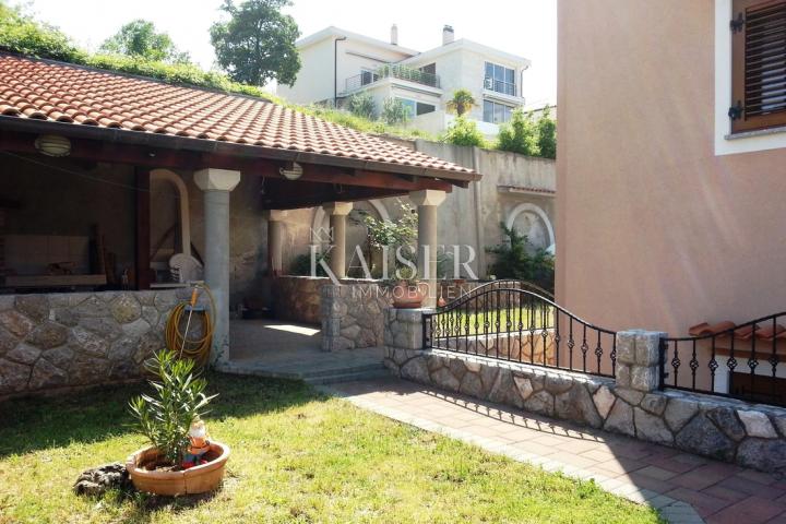 Insel Krk, Njivice - Mehrfamilienhaus mit Meerblick