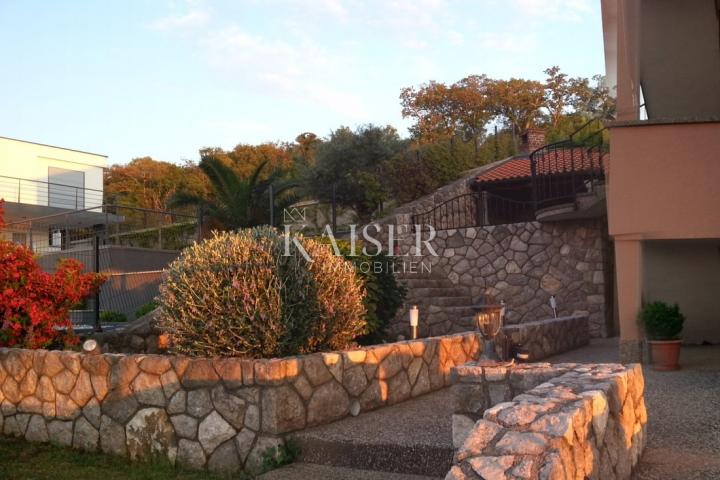 Insel Krk, Njivice - Mehrfamilienhaus mit Meerblick