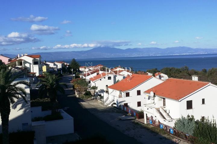 Insel Krk, Njivice - Mehrfamilienhaus mit Meerblick