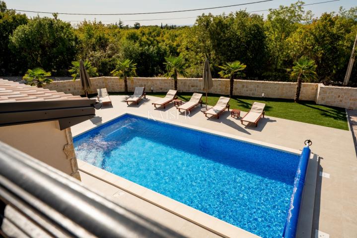 Otok Krk, Dobrinj - luksuzna villa 185m2