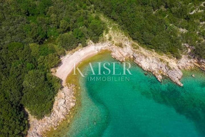 Island of Krk - agricultural land 150 m from the sea