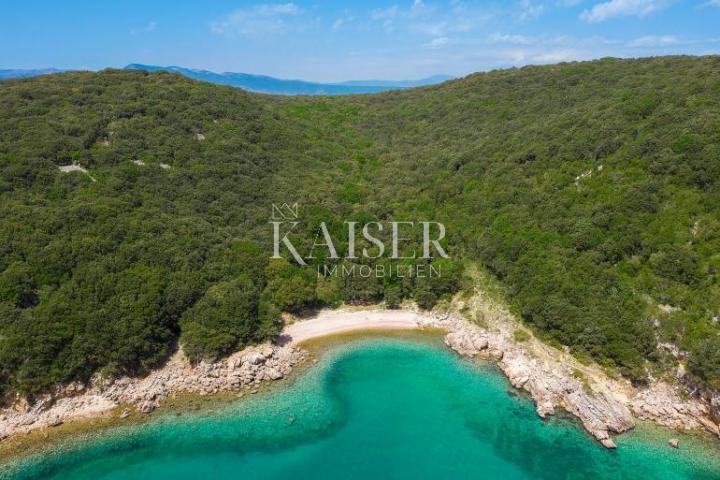 Island of Krk - agricultural land 150 m from the sea