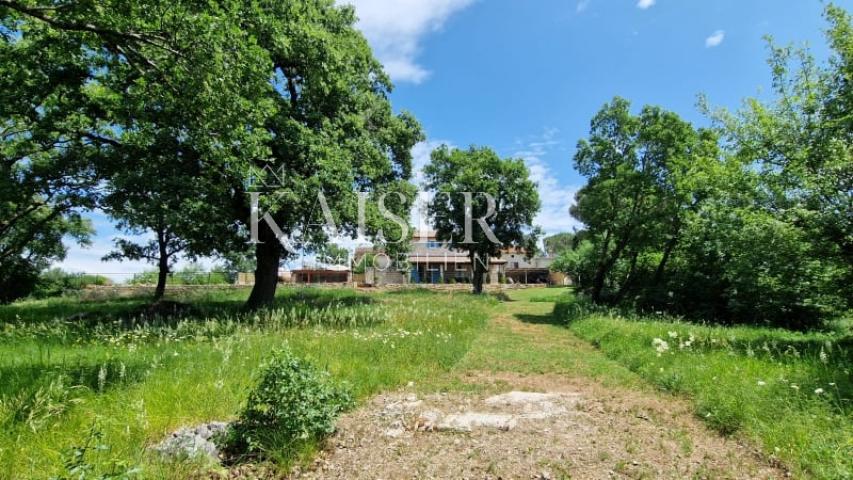 Istria - Lovreč, autochthonous Istrian villa with estate