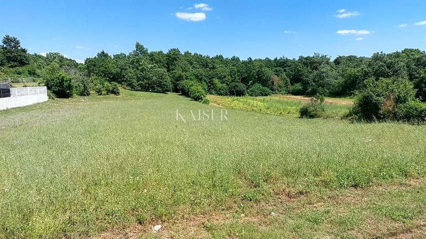 Building land Tinjan, 1.067m2