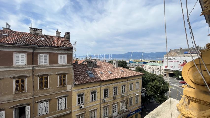  Rijeka, centar -  Dva stana u strogom centru grada  72 m2