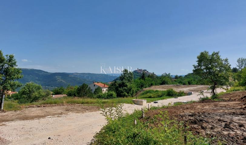 Istrien, Motovun – attraktives Land, Blick auf Motovun