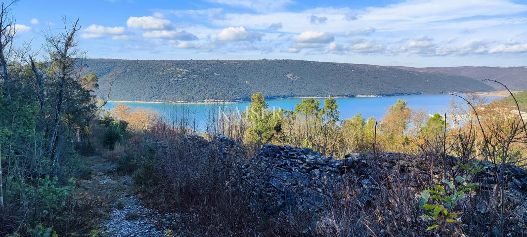 Istra, Labin - građevinsko zemljište s pogledom na more, 900 m2