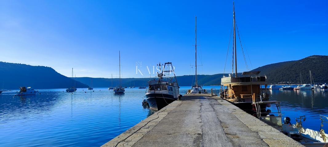 Istra, Labin - građevinsko zemljište s pogledom na more, 900 m2