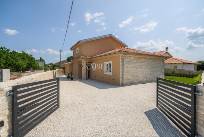 Istrien, Rovinj - Villa mit Pool, Neubau, 190 m2