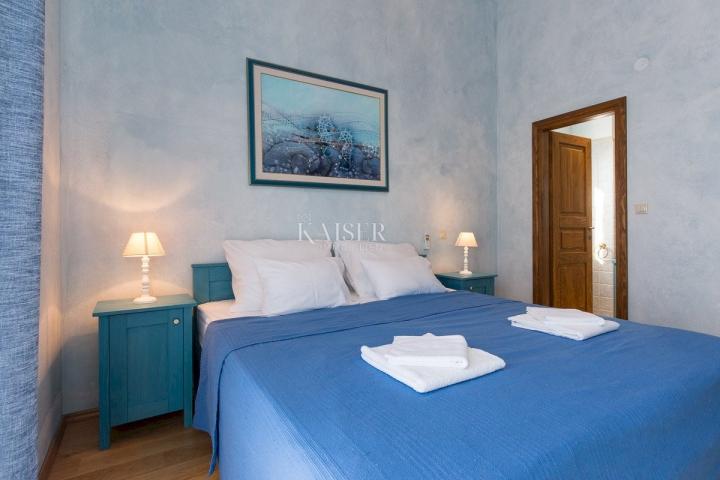 Otok Krk, Dobrinj, okolica - luksuzna villa 211m2, 5*