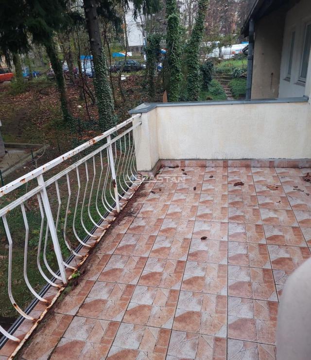 Petlovo Brdo, renoviran, useljiv 48+16m2