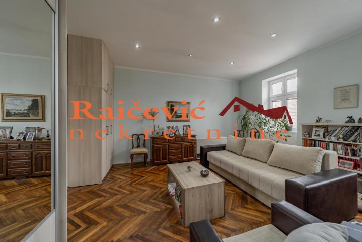 ZEMUN DONJI GRAD 52m2 , 175000e