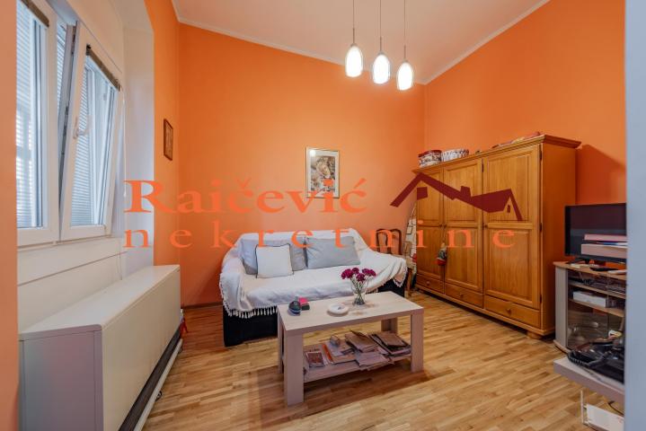 ZEMUN DONJI GRAD 52m2 , 175000e