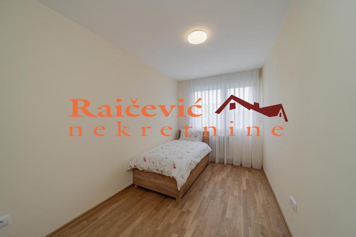 VOZDOVAC BANJICA 86m2 , fb , 214000e