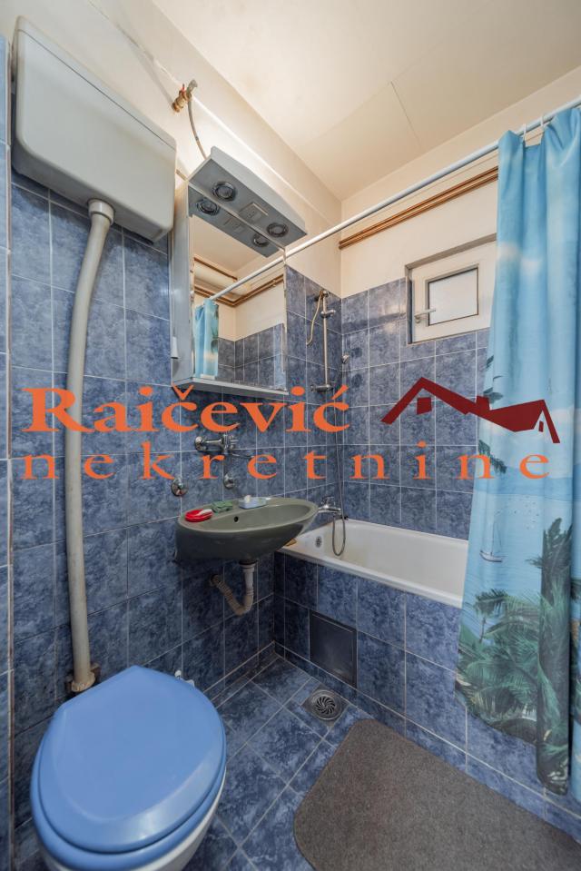 RAKOVICA PETLOVO BRDO 91m2 , T , 128000e