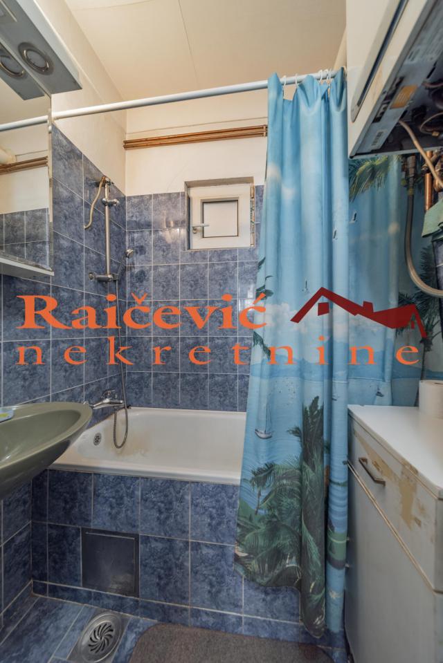 RAKOVICA PETLOVO BRDO 91m2 , T , 128000e