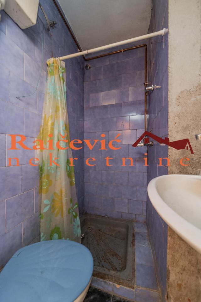 RAKOVICA PETLOVO BRDO 91m2 , T , 128000e