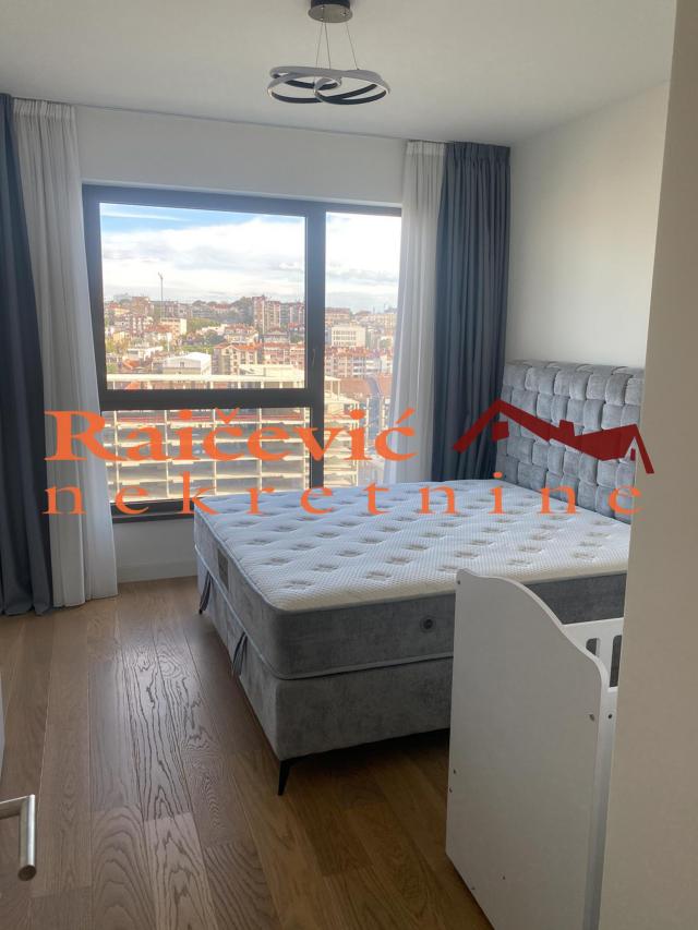 SAVSKI VENAC BEOGRAD NA VODI 54m2 , T , 348000e