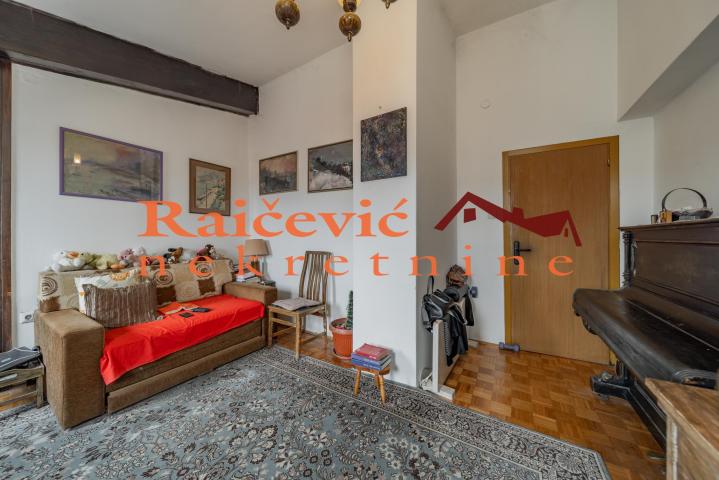 ZEMUN PRVOMAJSKA 86m2 , 149000e