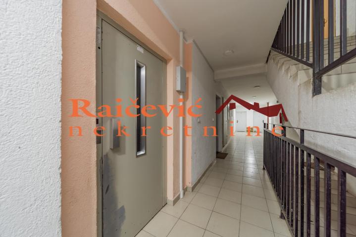 OBRENOVAC RVATI 45m2 , L , 75000e