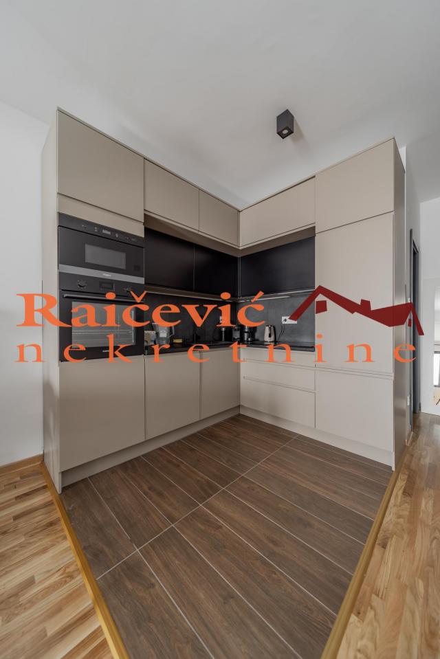 VRACAR CRVENI KRST 57m2 , T , 225000e