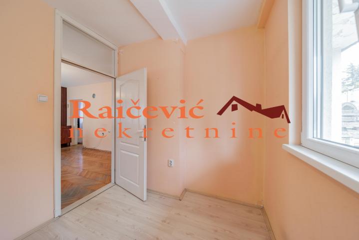 RAKOVICA PETLOVO BRDO 75m2 , T , 130000e