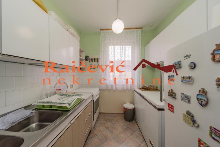 RAKOVICA PETLOVO BRDO 75m2 , T , 130000e