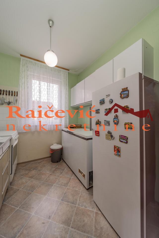 RAKOVICA PETLOVO BRDO 75m2 , T , 130000e