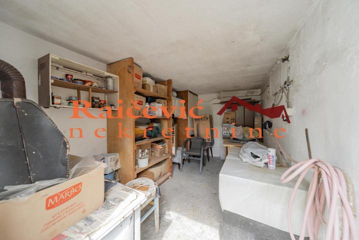 RAKOVICA PETLOVO BRDO 75m2 , T , 130000e